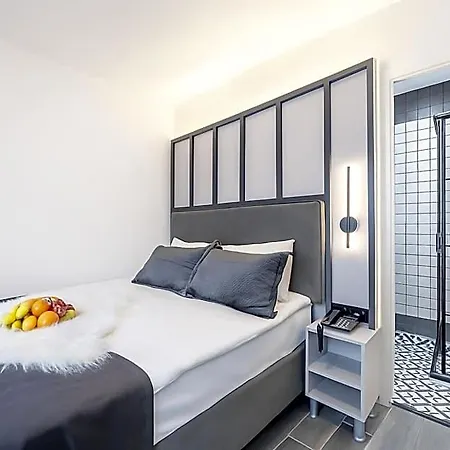Big Urban Taksim &with Sea View