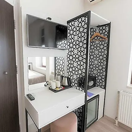 Big Urban Taksim &with Sea View Bed & Breakfast 4*