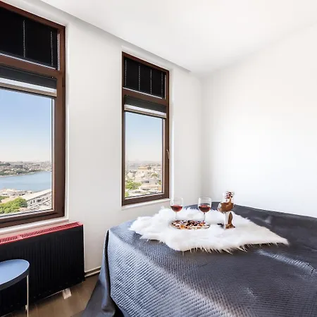 Big Urban Taksim &with Sea View